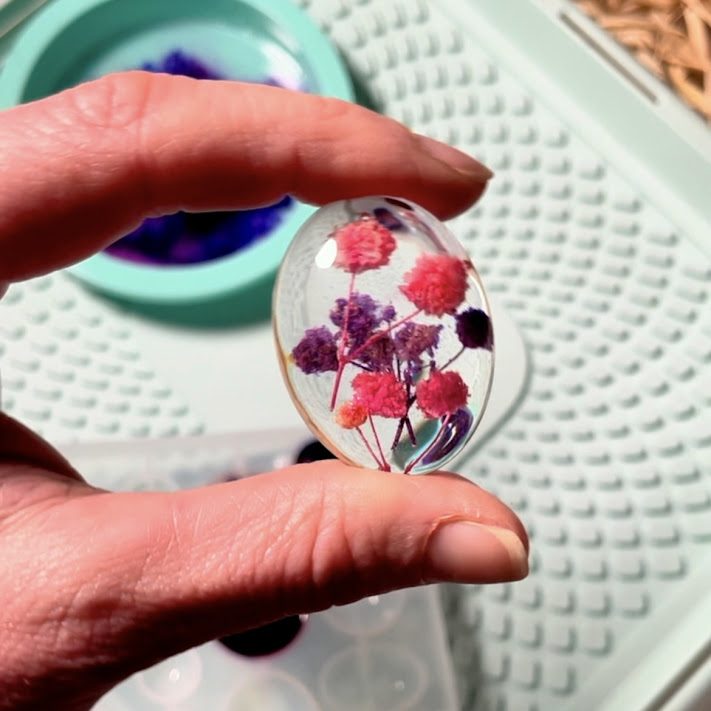 Comment réduire le temps de séchage résine époxy : test de la machine de polymérisation Resiners G3.